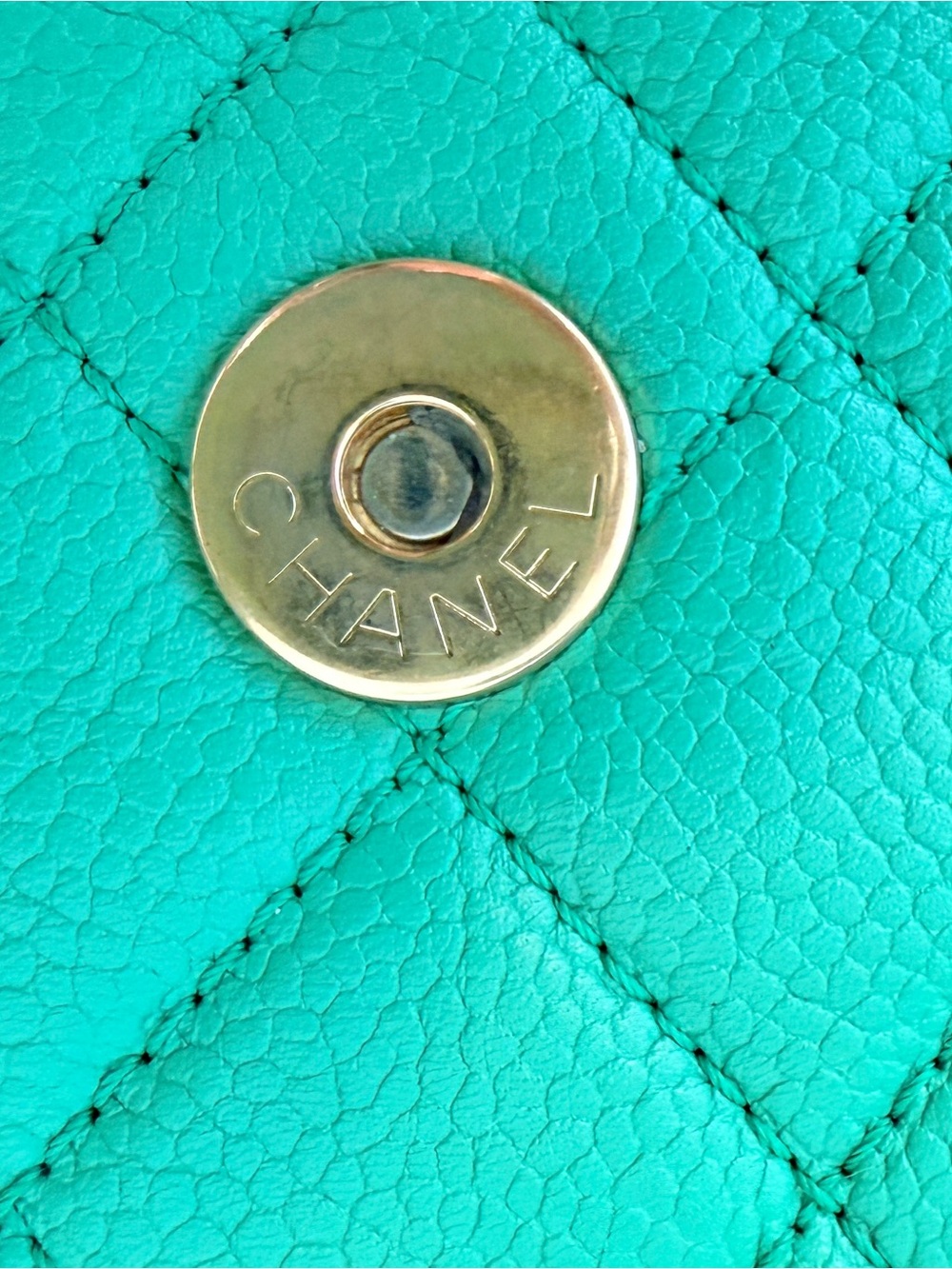 CHANEL Filigree Flap bag, quilted caviar, medium, green - Picture 10 of 13